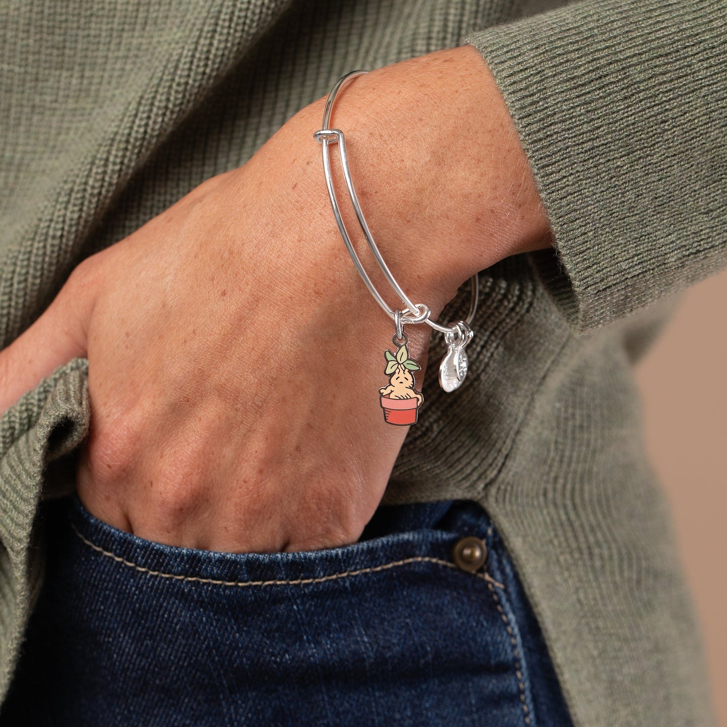 Harry Potterâ„?Mandrake Plant Charm Bangle
