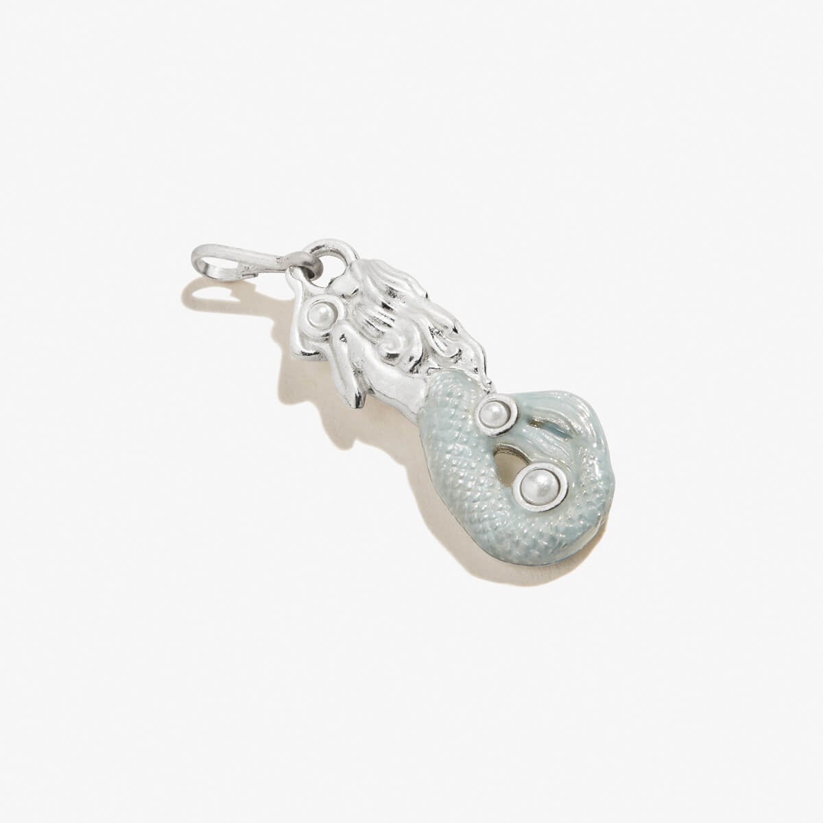 Mermaid Charm, Color