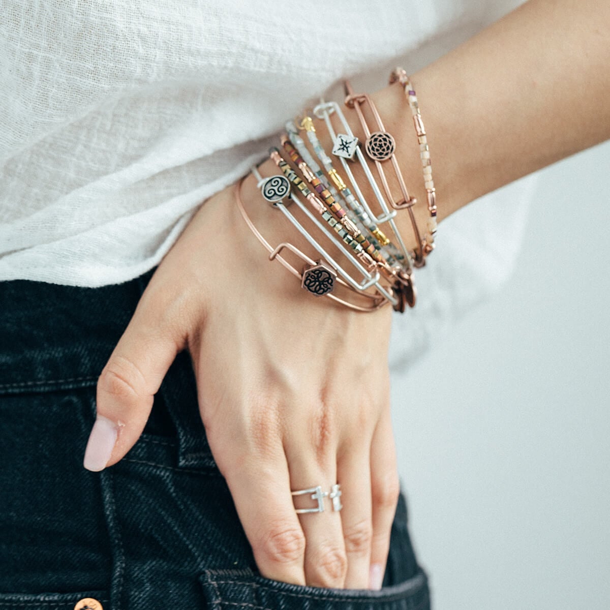 Compass Symbol Bead Bangle